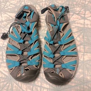 Keen women’s water hiking sandal blue 8.5